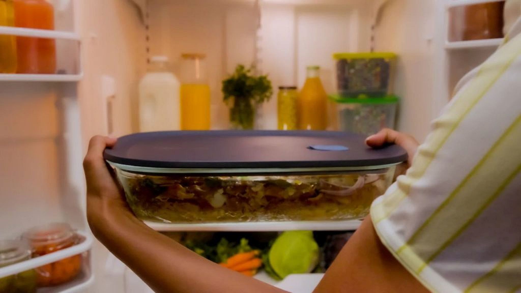 Tupperware, die legendariese huishoudelike naam wat dekades lank sinoniem was met plastiekhouers, skryf sy verhaal opnuut met die bekendstelling van sy eerste glasreeks ooit.