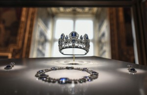 Thieves execute daring seven-minute heist at Paris Louvre and steal priceless royal jewels