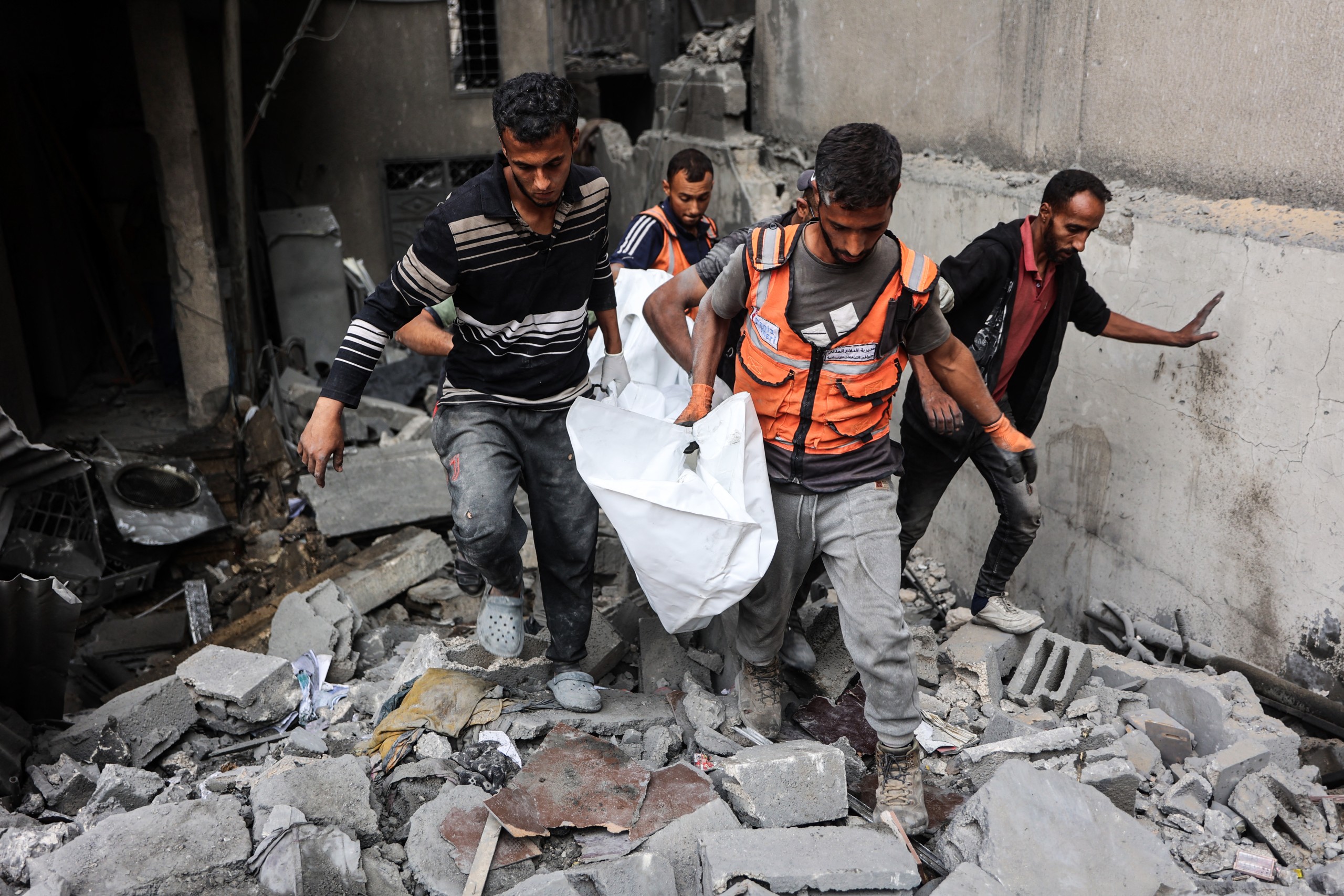 Israel strikes Gaza in deadliest night since ceasefire