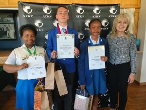 Spel-slim leerders ryg die letters een ná die ander reg in