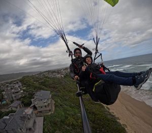 KYK | Avontuurlustige bejaarde van die Strand skrik nie vir hoogtes nie