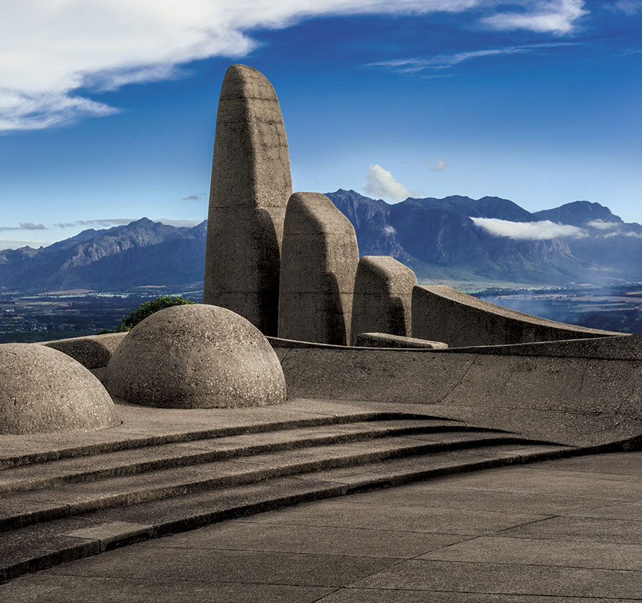 Die Afrikaanse Taalmonument (ATM) en Afrikaanse Taalmuseum vier vanjaar hul 50ste bestaansjaar - 'n merkwaardige mylpaal wat saam met Afrikaans as amptelike taal se 100 jaar verjaardag val.