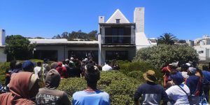 Moles ná polisieoptrede op Paternoster