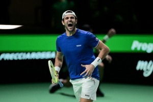 Berrettini and Cobolli power Italy into Davis Cup semi-final