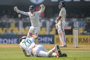 India on the ropes as Harmer leads Proteas’ charge in second test