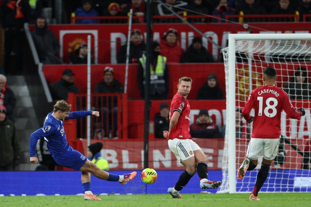 Dewsbury-Hall received the ball midway inside United's half. He surged towards goal, beating Bruno Fernandes and Leny Yoro. The midfielder bent the ball into the top corner.