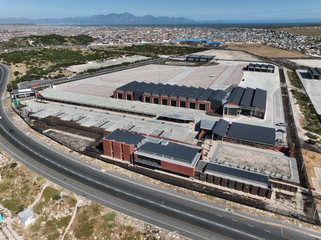 The City of Cape Town is seeking an urgent court interdict to protect its newly constructed MyCiTi bus depots from a group of alleged extortionists  through threats and intimidation.
The confrontation centres on the R1.2-billion transport facility located at the corner of Spine Road and Mew Way, strategically positioned between Khayelitsha and Mitchells Plain to serve over 1.4 million residents across more than 30 communities.