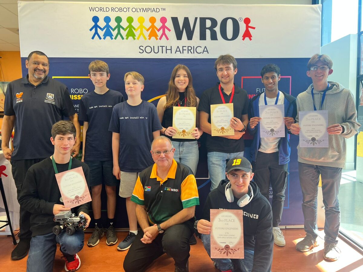 Helderberg roboteers win double gold, qualify for world champs