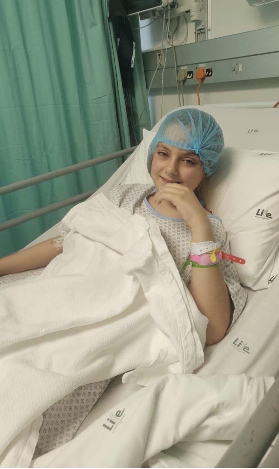 Jannei Schler, ’n 12-jarige meisie van Despatch, se een long moes op Woensdag 26 November verwyder word.