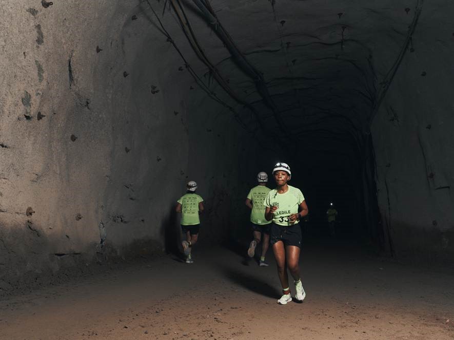  No one had previously attempted a marathon at such depths, but on 25 October, 55 intrepid runners took on an extraordinary challenge to complete the deepest marathon ever run. They descended to a staggering 1 120 metres below sea level to run 42,2 kilometres within the Garpenberg Zinc Mine in Sweden.