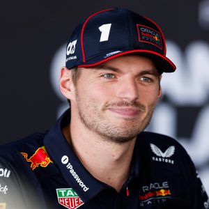 Las Vegas GP: Verstappen cashes in