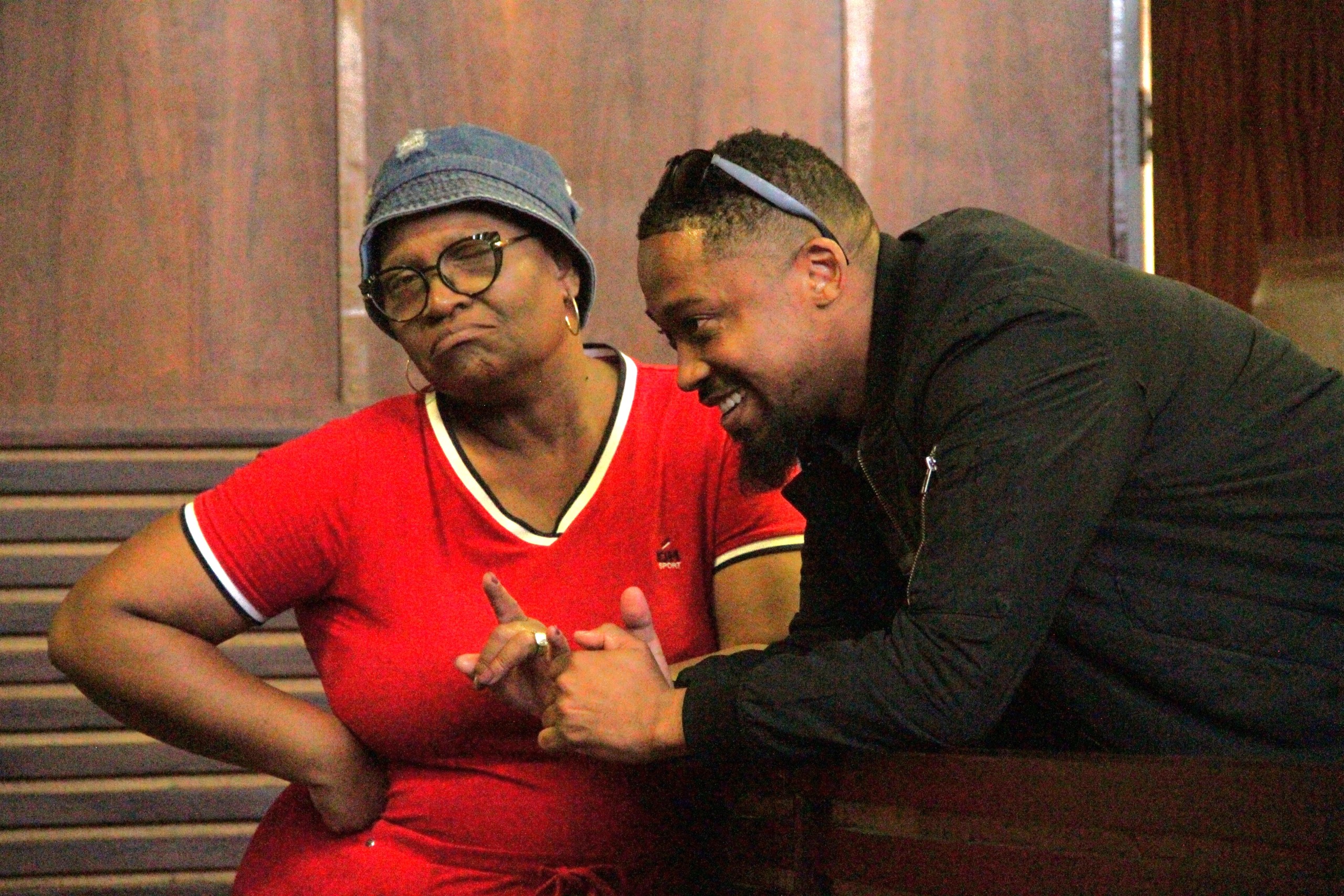 Violet Louw, niggie van John Ross Henderson, is een van sy familielede wat hom daagliks by die verhoor ondersteun. Foto Charne Kemp