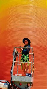 Simonsvlei: Grootste bottel in die land met die kwas versier