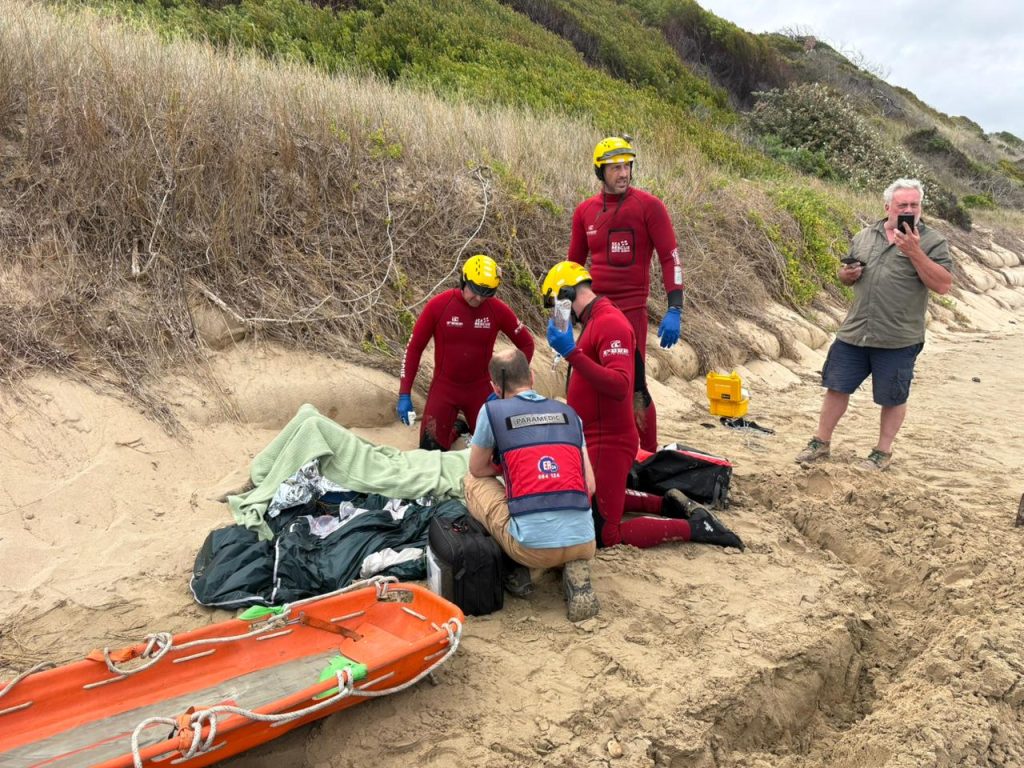 NSRI medics commenced medical treatment and we were joined on the beach by paramedics and SANPark rangers.