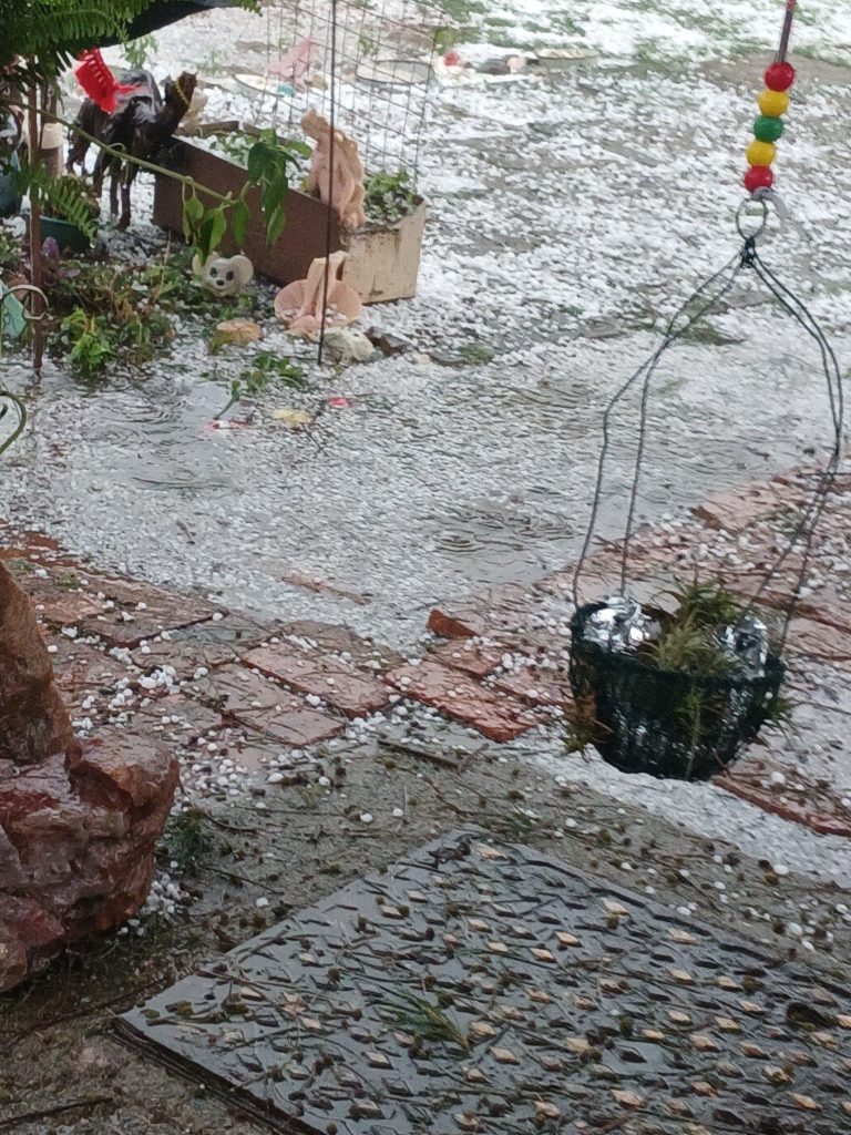 Weezel Otto het hierdie foto gedeel van die storm Dinsdag in Hennenmen.