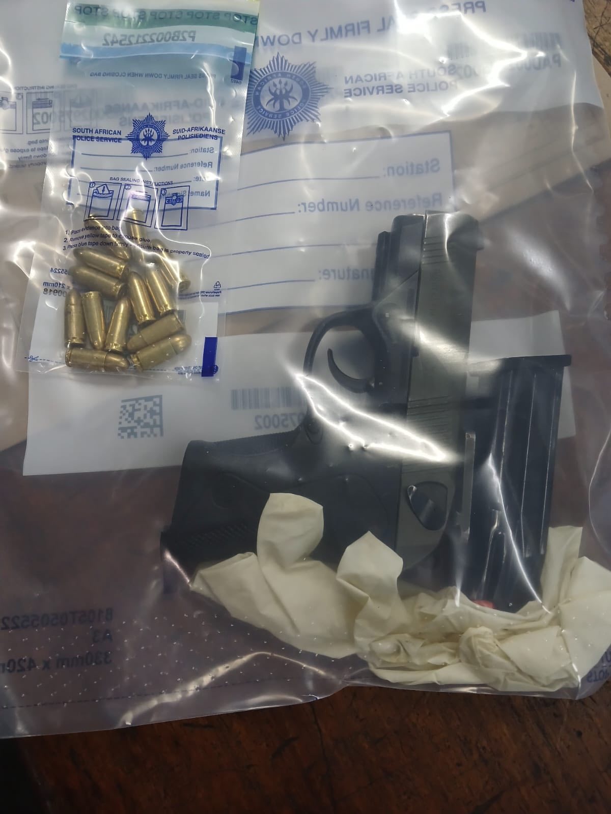 Six suspects detained for firearms, drugs and stolen vehicle as Provincial Commissioner visits crime prevention operations.