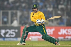 India clinch ODI series as South Africa fall short by 30 runs