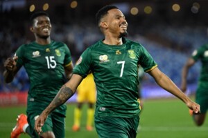 South Africa edge Zimbabwe in 5 goal stunner