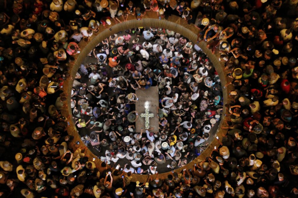 Dinsdag, 16 Desember 2025, sal as 'n gedenkwaardige dag in die geskiedenis van die Geloftedagherdenking onthou word. Ongeveer 40 000 mense het by die Voortrekkermonument in Pretoria byeengekom om hierdie dag – een van die belangrikste in die Afrikaanse kultuurgemeenskap se kalender – te vier. Daarmee was hierdie die grootste bywoning van Geloftedag in dekades.