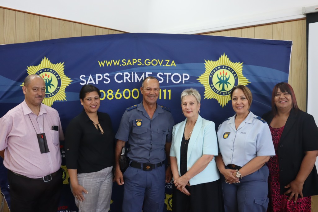 Minister Anroux Marais met with the Athlone police management team.