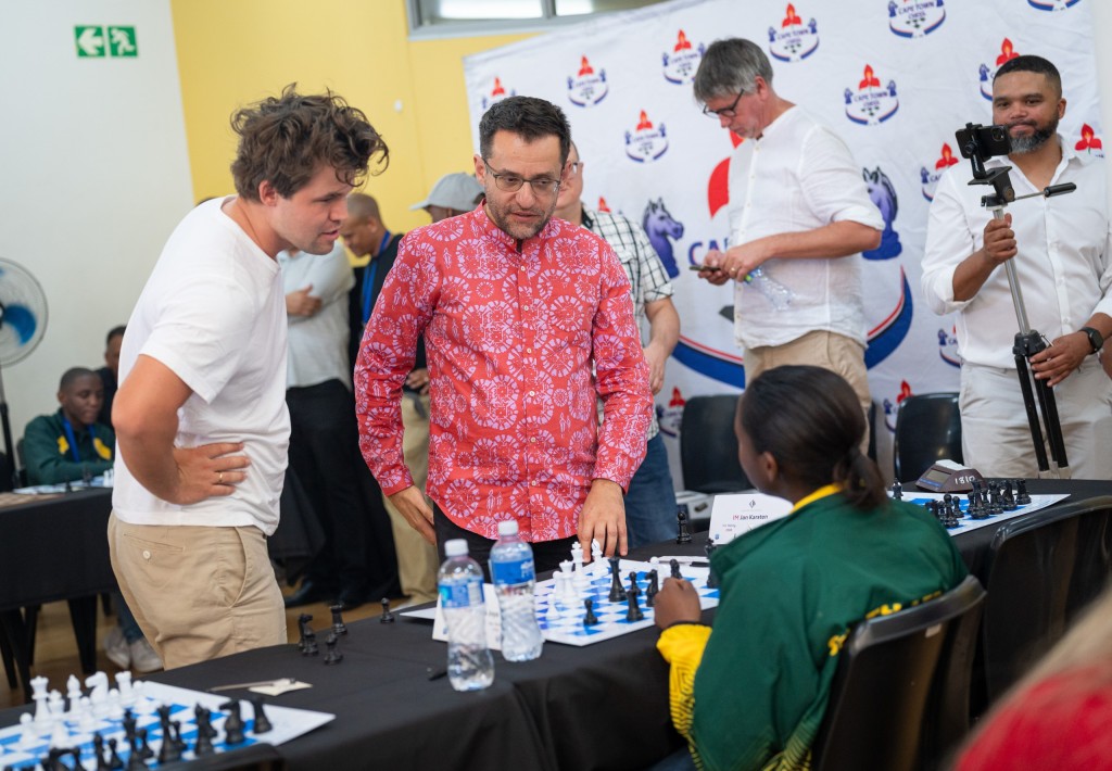 Chess grandmasters Magnus Carlson and Levon Aronian at the University of the Western Cape.