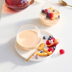 Aromatic Rooibos meets creamy panna cotta in this light summer dessert