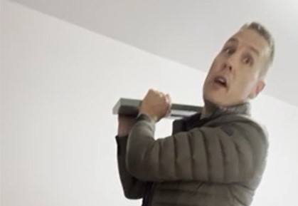 VERBRUIKERSKLAGTE | Weskus-kombuiskasbouer beskuldig van aanranding en geen dienslewering