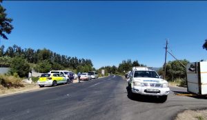 Betoging oor lone ontwrig tydelik aktiwiteite op Du Toitskloofpas