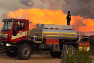 Cederberg wildfire spreads across 34 000 hectares as firefighting teams battle blaze
