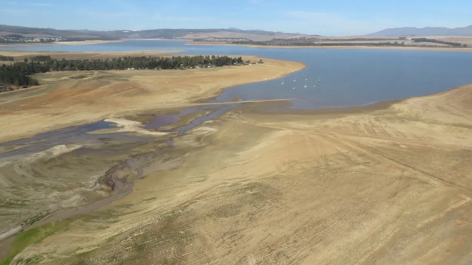 The Western Cape is grappling with a deepening water crisis as dam levels continue to drop to concerning lows, just as the province experiences its busiest tourist season of the year. The latest weekly dam level report shows a dramatic decline, with various municipalities already having implemented water restrictions.