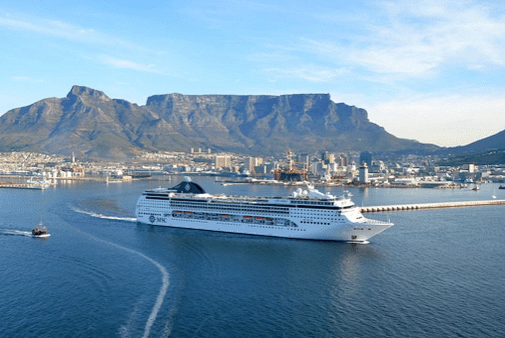 VIEW OF CAPE TOWN HARBOUR AND TABLE MOUNTAIN