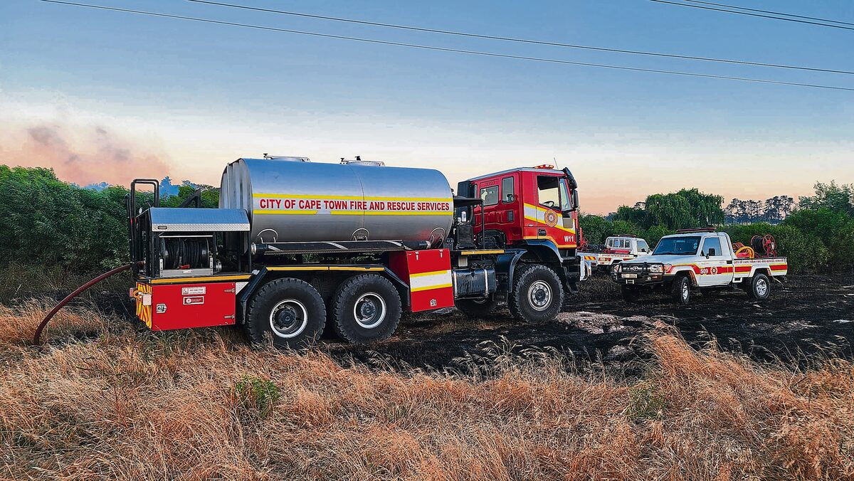 Suspect caught setting fire to vegetation along M5 highway. Photo: illustration