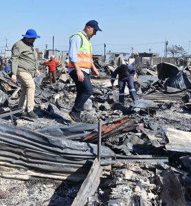 Cape Town Mayor joins relief efforts after devastating Dunoon fire