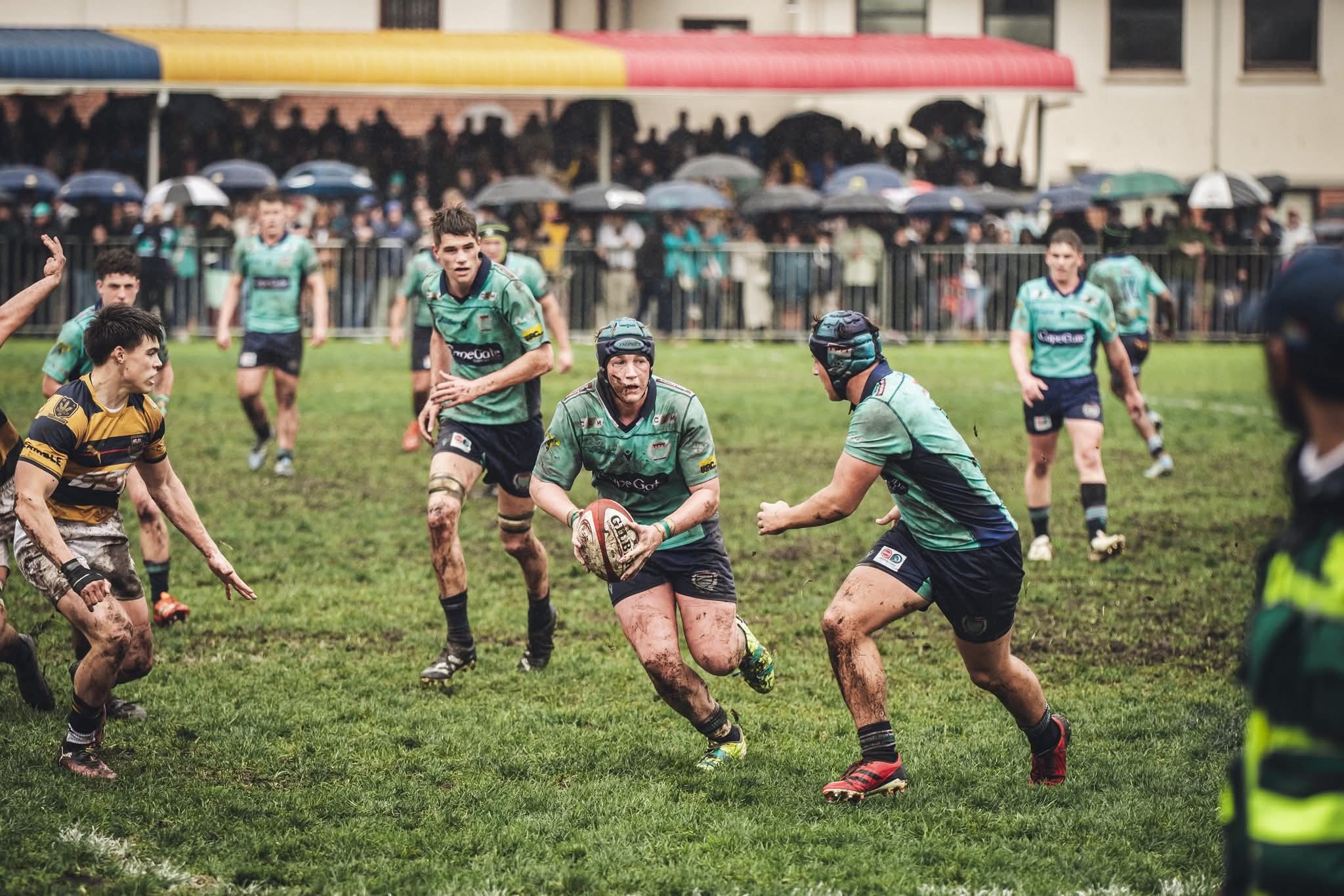 "Ons kan dalk in die top 10 inbreek, maar ons vat dit maar wedstryd vir wedstryd, ons word maar nog as die buiteperd in dié liga gesien," vertel du Preez.