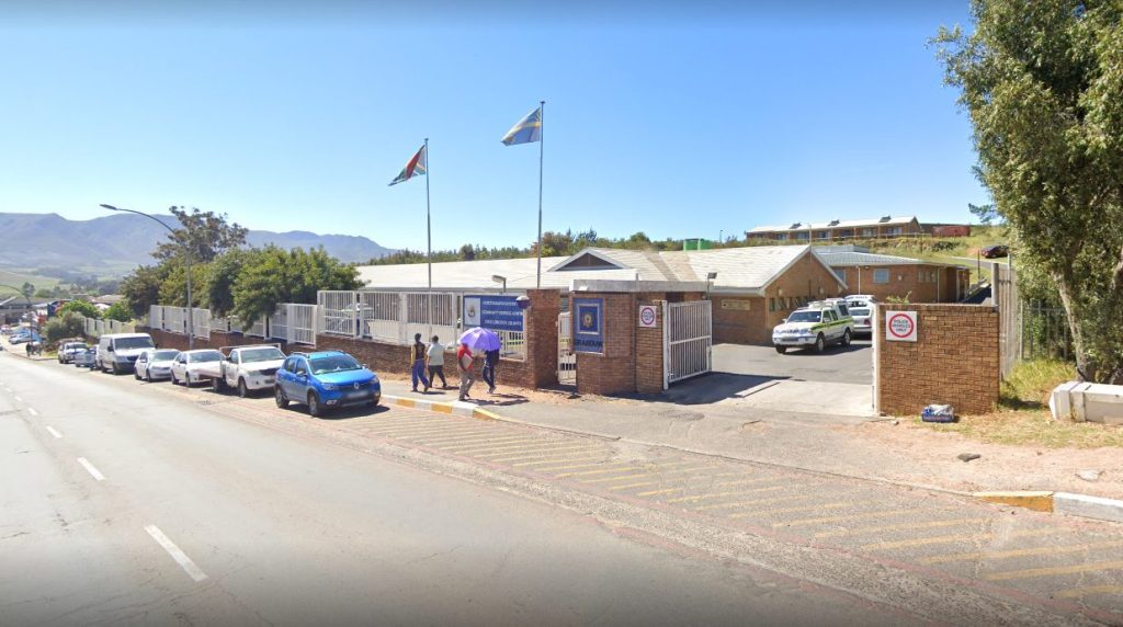 Its hard work and dedication have paid off and the Grabouw South African Police Service Station has been awarded the prestigious title of Best Colonel (Level 12) Station in the Western Cape at the provincial Excellence Awards Ceremony held on Friday 17 January.
The recognition honours the collective efforts of the entire Grabouw Police personnel, including management, commissioned officers, visible policing commanders, detective units, support staff, reservists and interns.