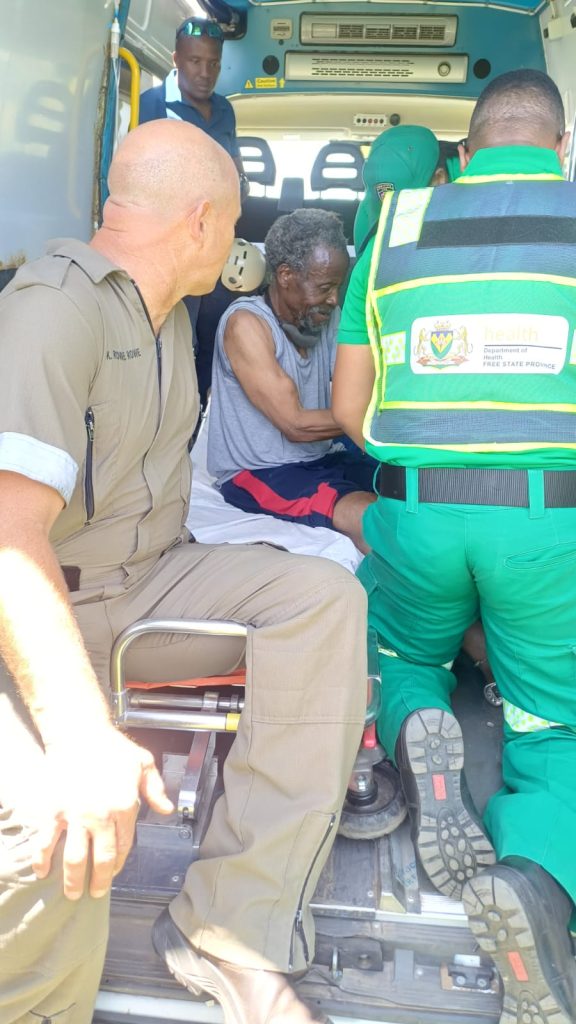 A man (78) from a village in Qwaqwa was rescued after he fell down a cliff and got stuck. 