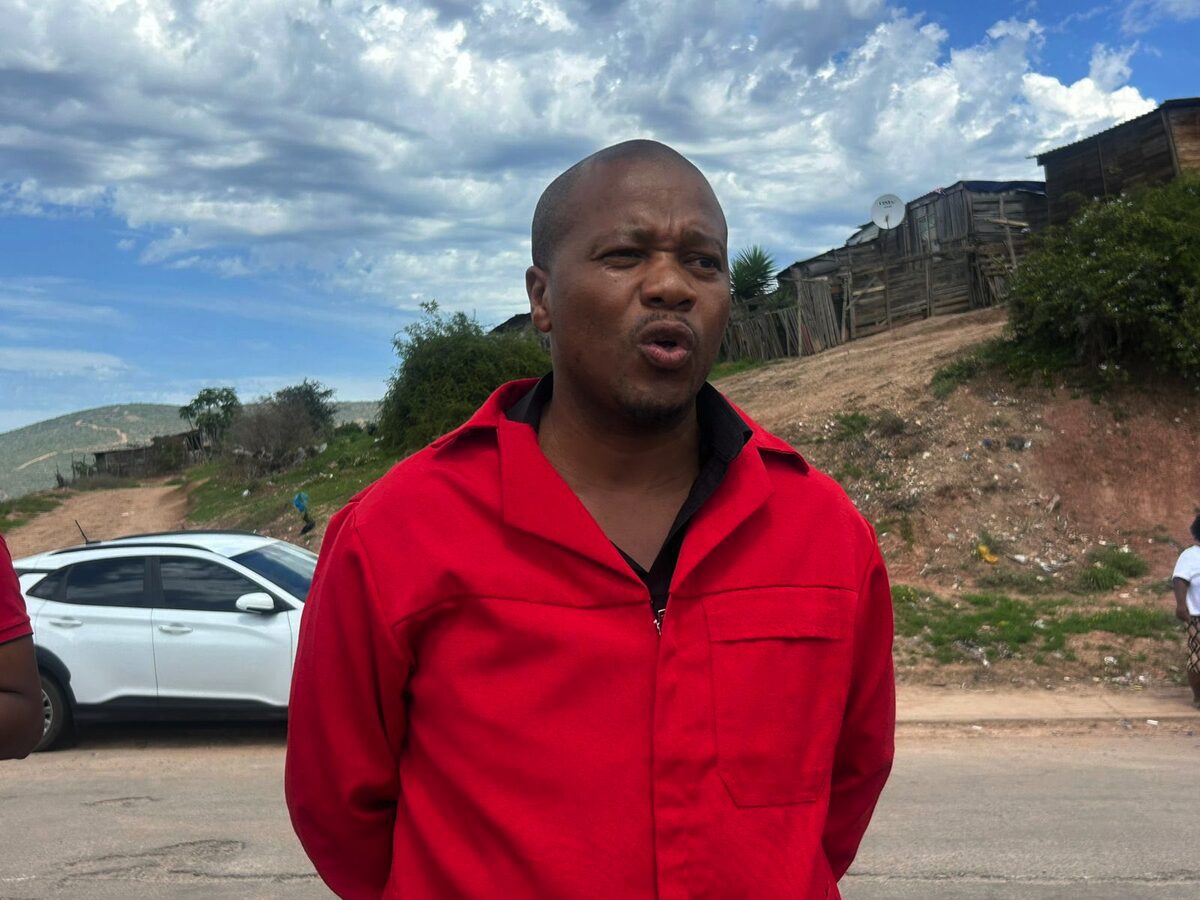 Councillor Ndumiso Nqwazi attended the event on behalf of the MMC for Electricity and Energy, Ziyanda Mnqokoyi.