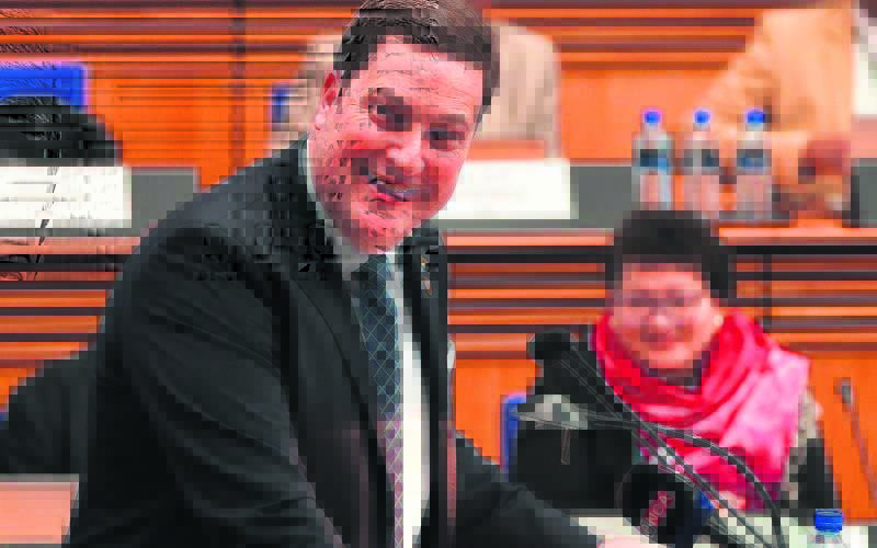 Mayor Geordin Hill-Lewis addresses City Council on land release for affordable housing.