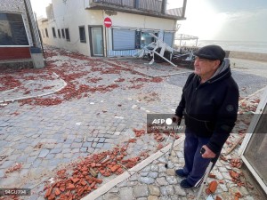 Two men die in Portugal fixing storm-damaged roofs
