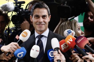 Jetten sworn in as youngest-ever Dutch prime minister