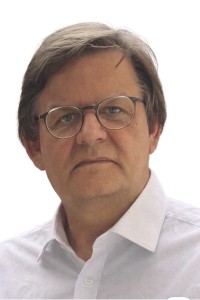 Sona-keiser staan steeds kaal