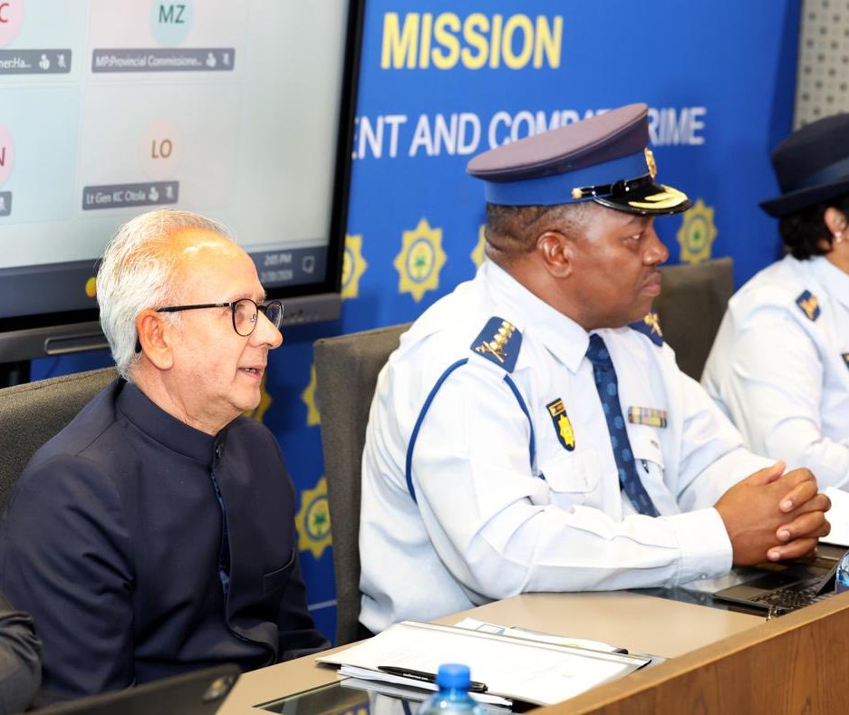 Acting minister of Police, Firoz Cachalia, and national commissioner General Fannie Masemola