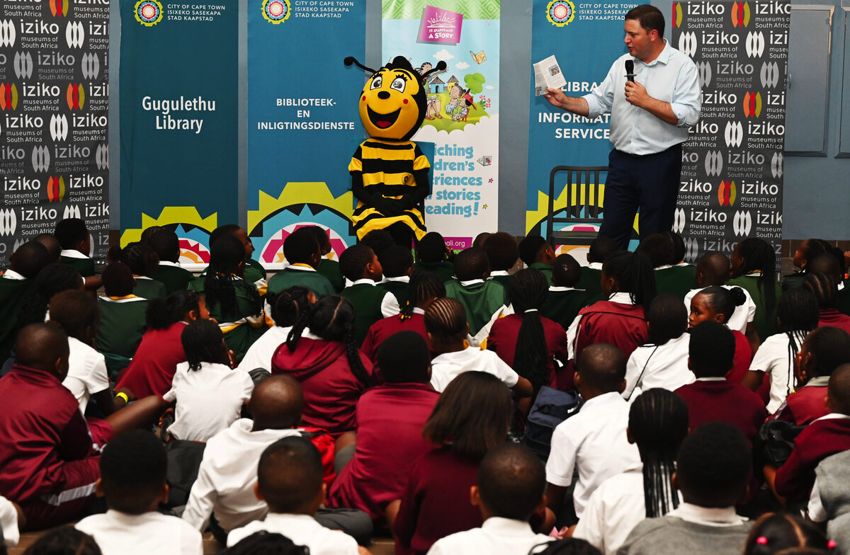 Mayor Hill-Lewis read to a group of young learners.