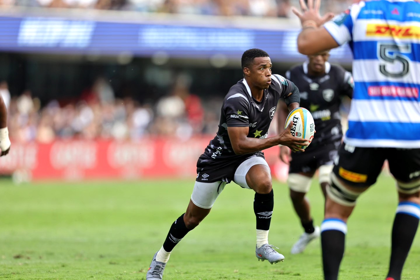 Grant Williams orchestrated much of his side's attacking threat throughout the match, combining superbly with fly-half Jordan Hendrikse.