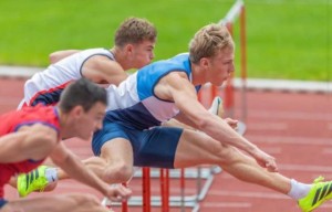 Blink toekoms wink vir Bloemfonteinse hekkies-atleet