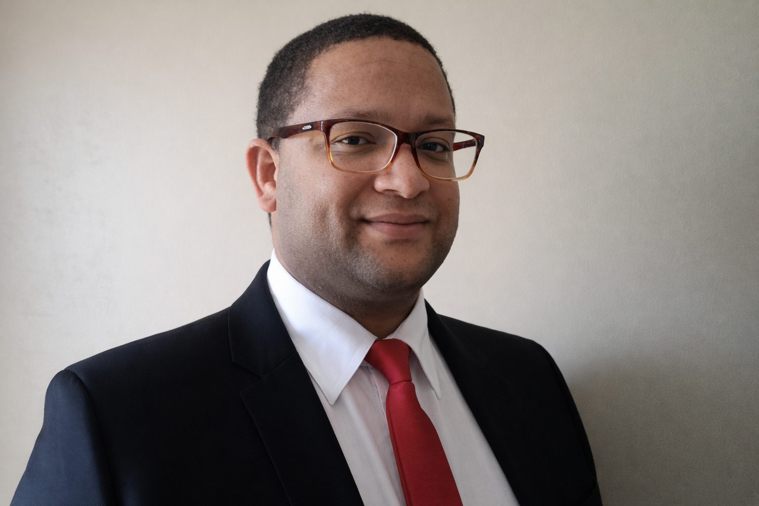 Lindsay Kearns is giving back to his community.