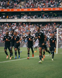 Buccaneers plunder three points to open up Premiership lead