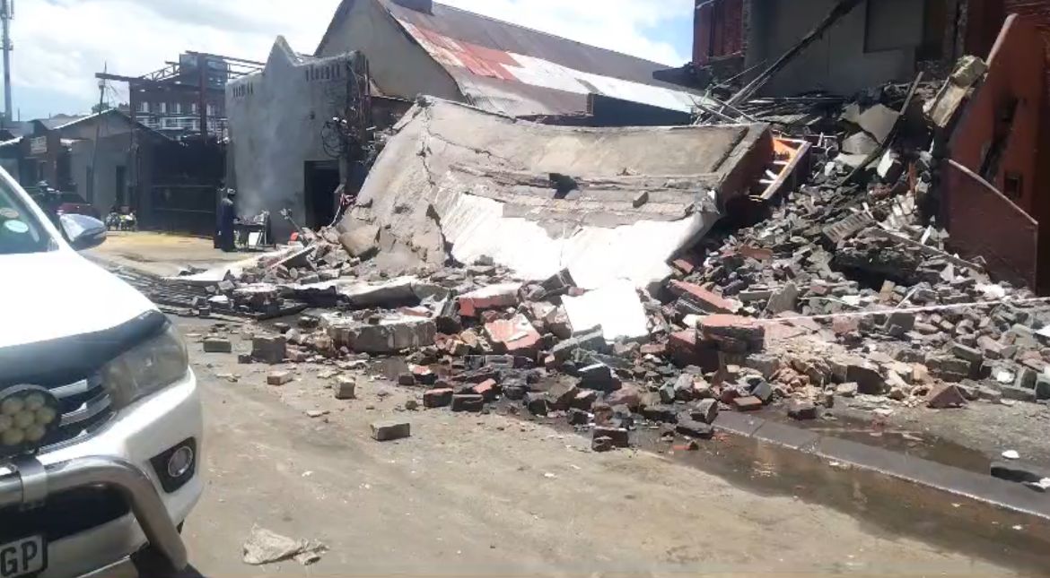 WATCH | Three injured as transformer explosion causes Joburg building to collapse