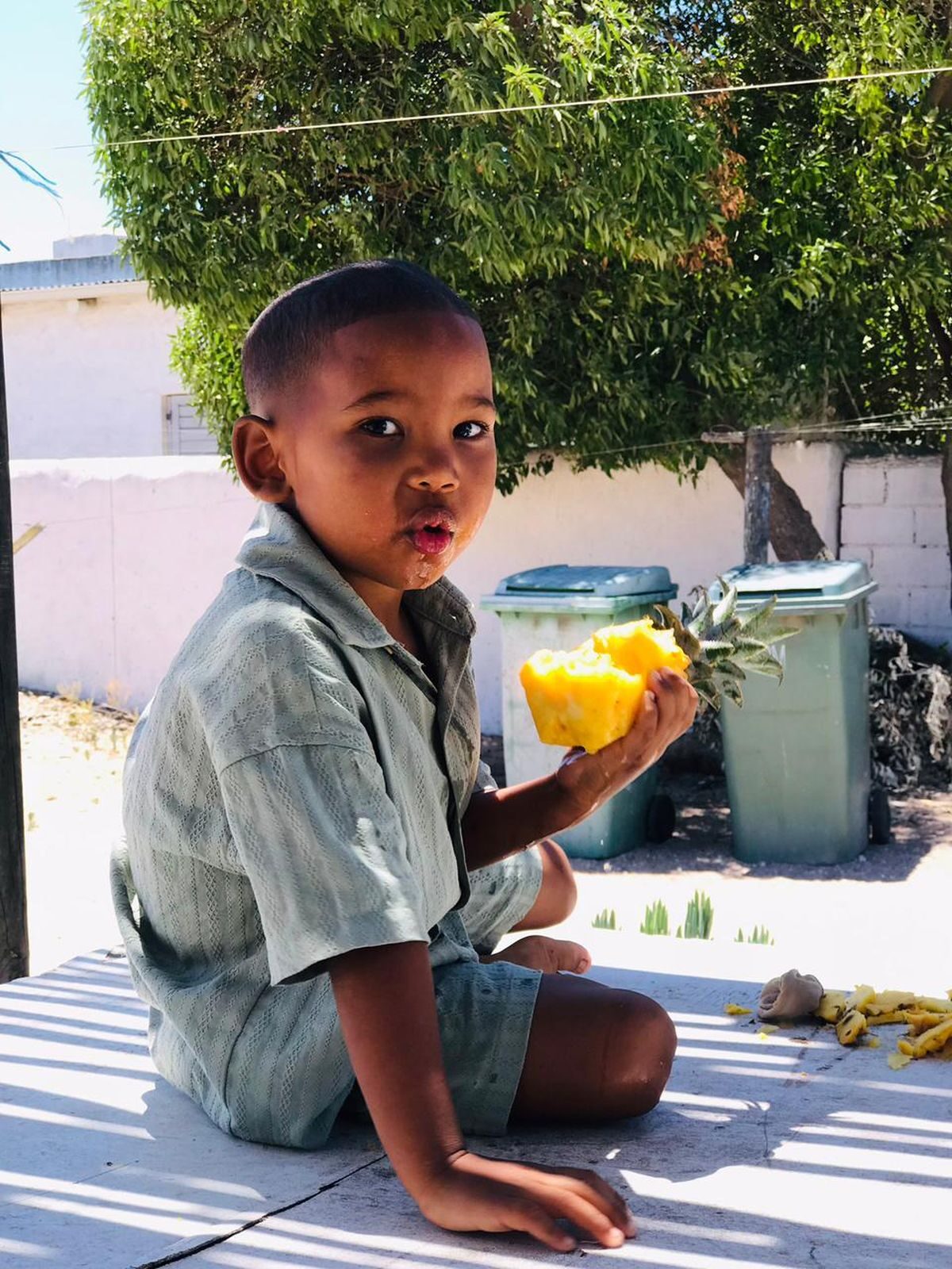 Izaiah Konstant was 'n vreugdevolle vierjarige.