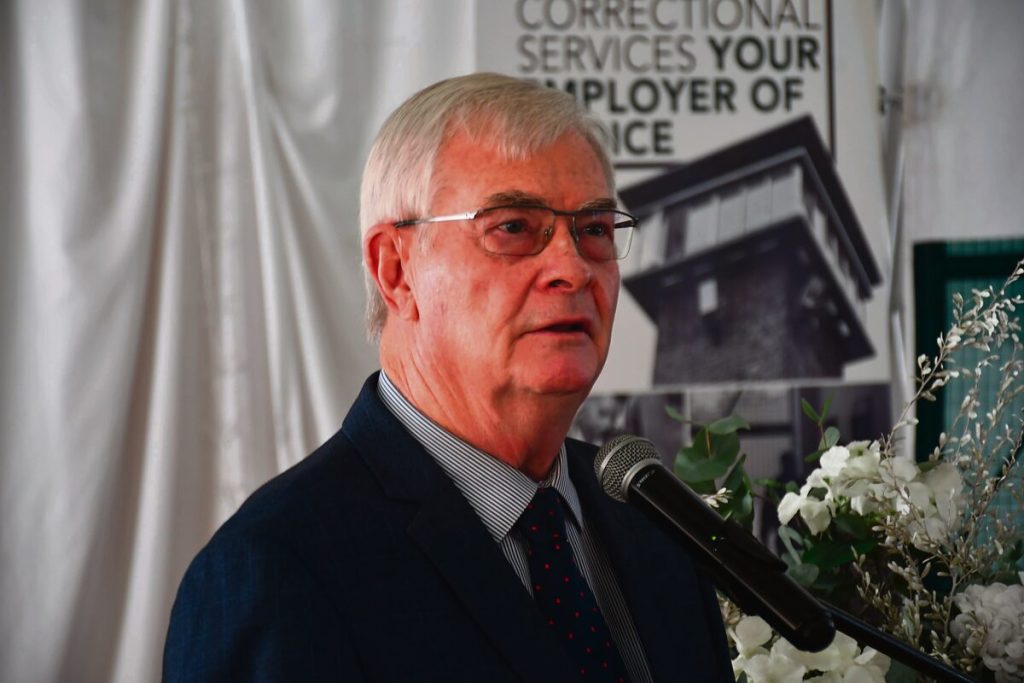 Dr. Pieter Groenewald